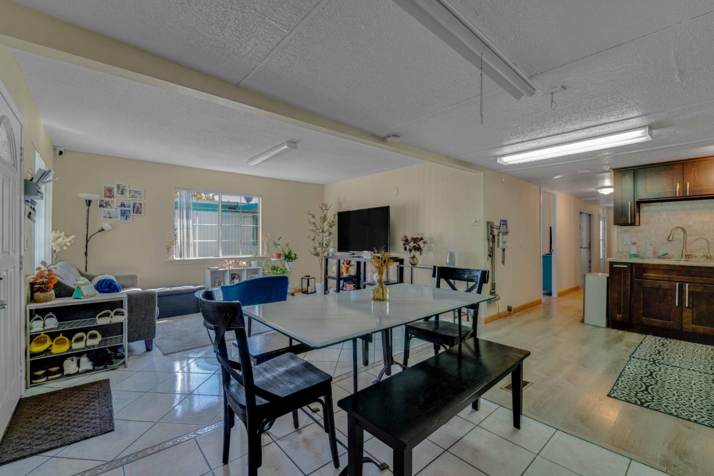 Front Image Thumbnail for ML82037869