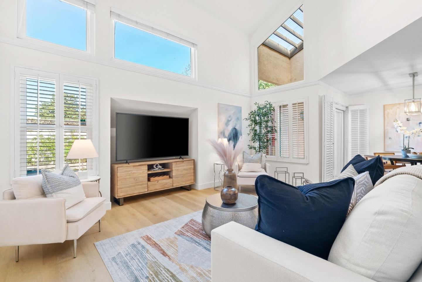 Front Image Thumbnail for ML82037990