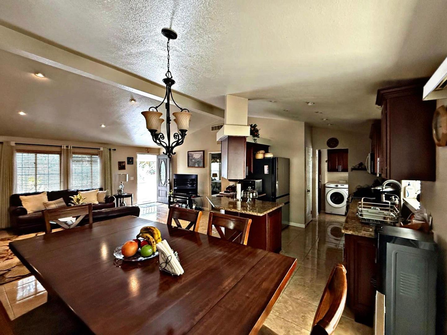 Front Image Thumbnail for ML82038029