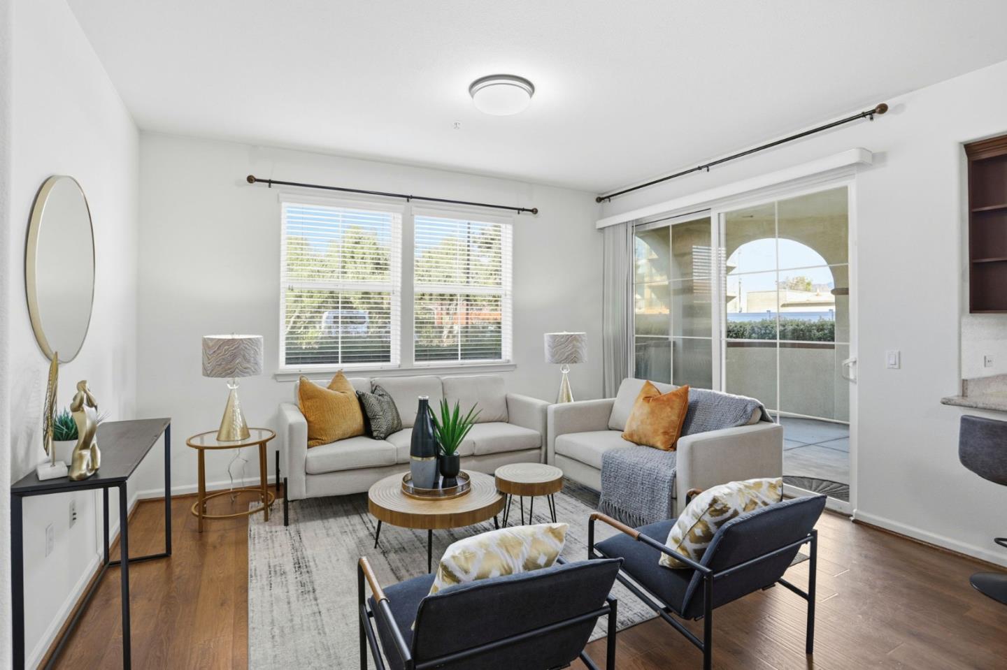 Front Image Thumbnail for ML82038078