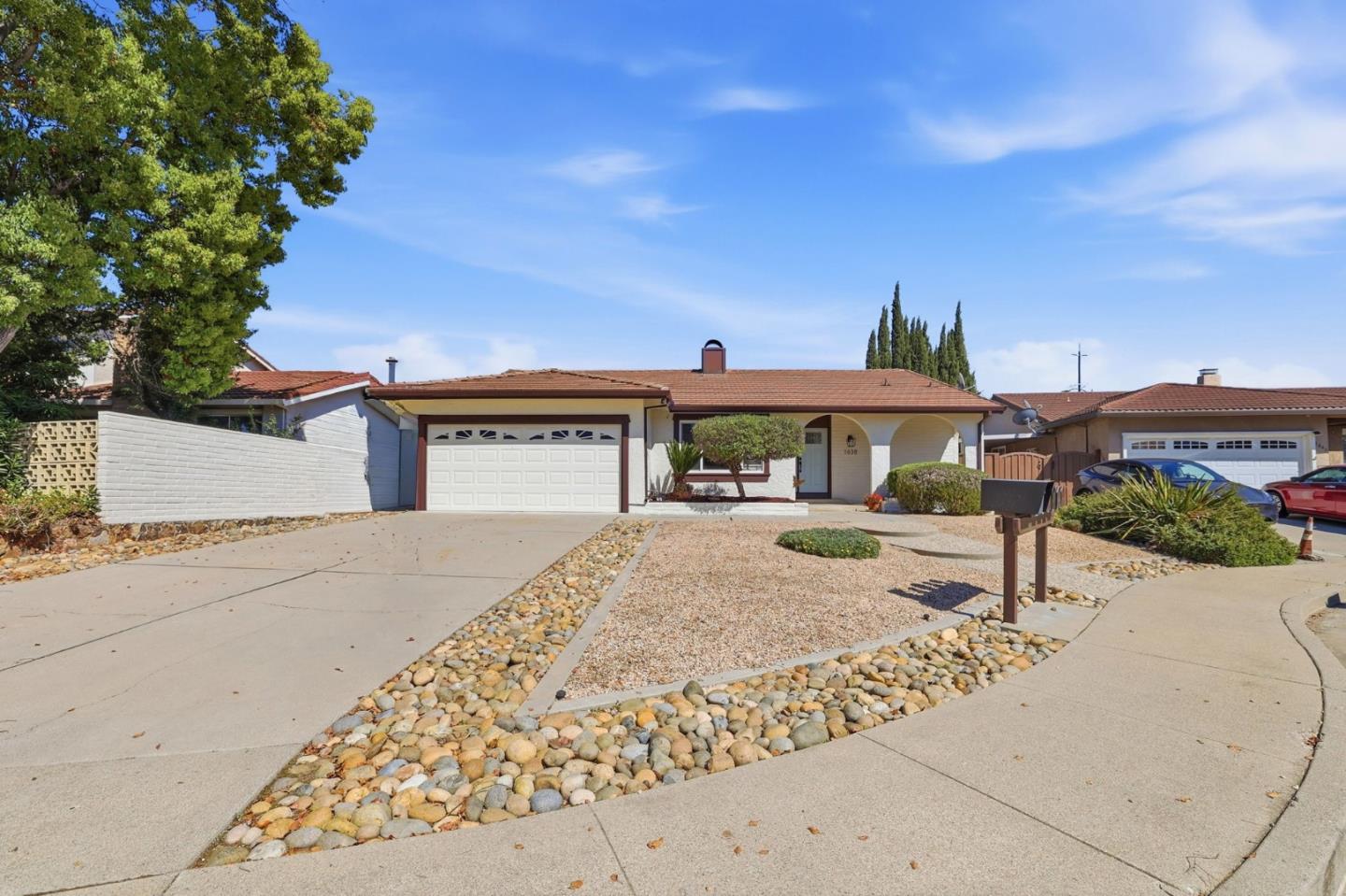 Front Image Thumbnail for ML82038107