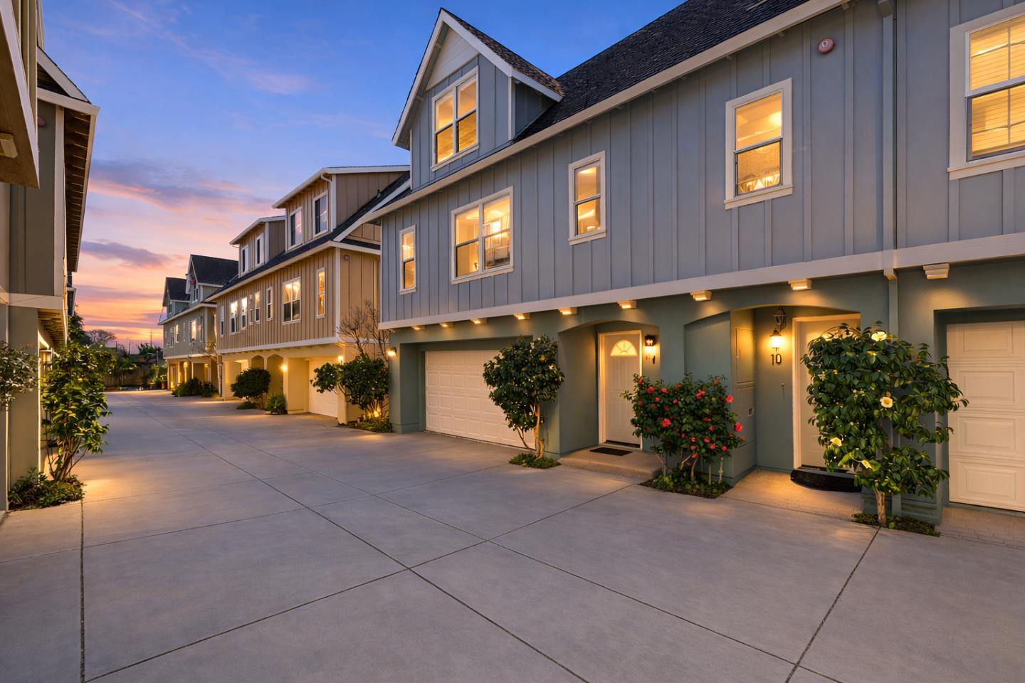 Front Image Thumbnail for ML82038109