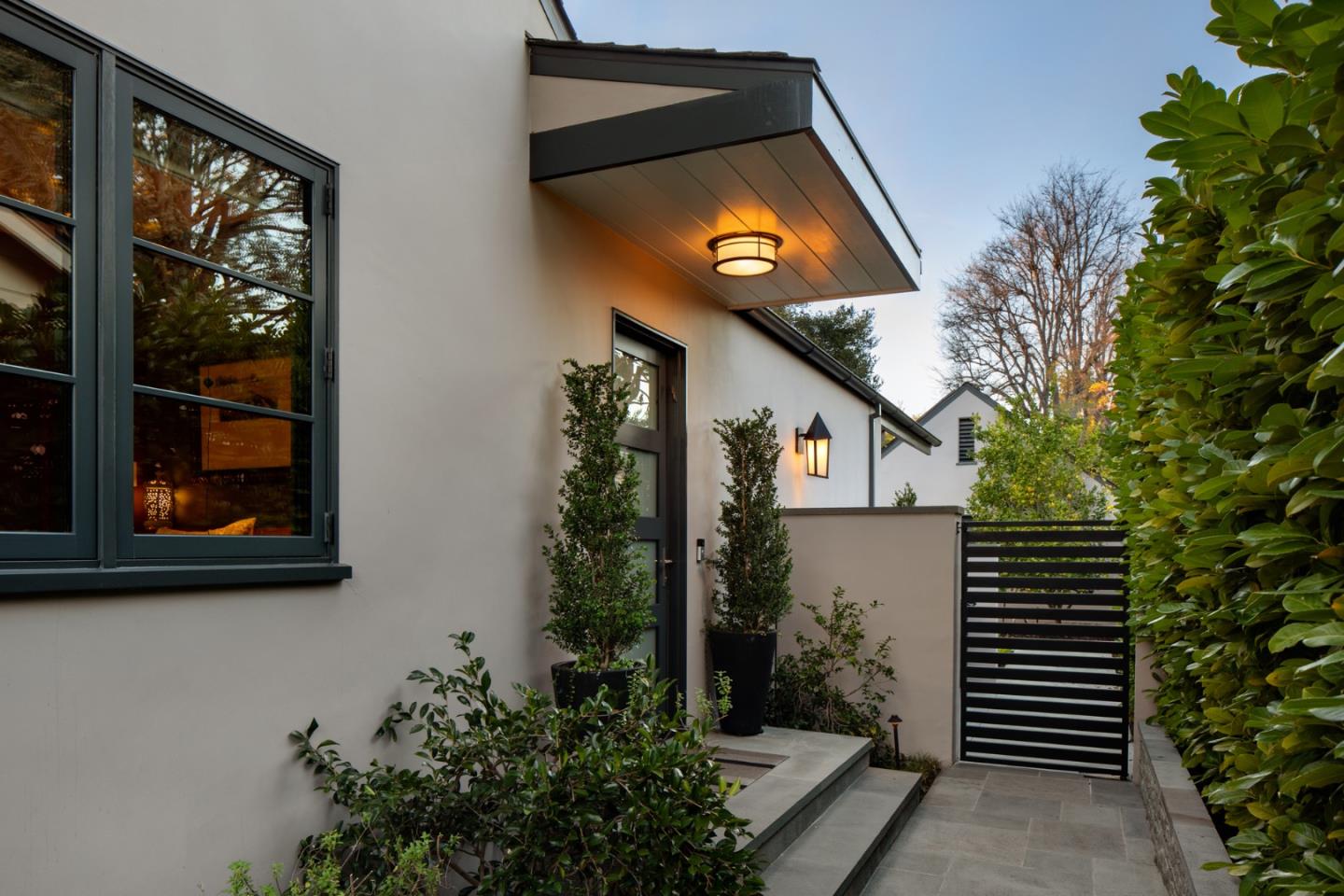 Front Image Thumbnail for ML82038295