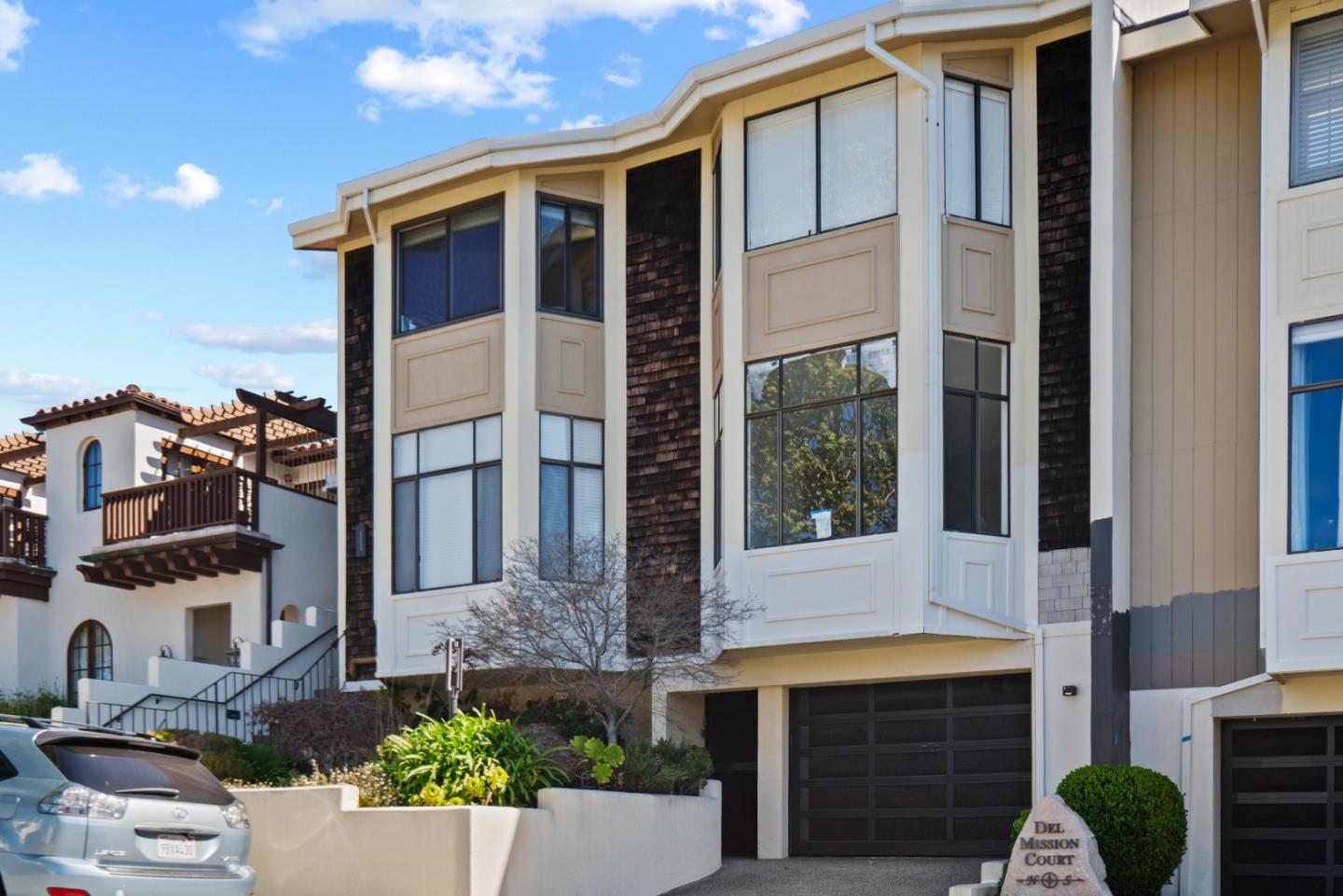 Front Image Thumbnail for ML82038312