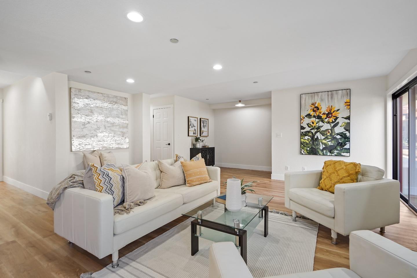 Front Image Thumbnail for ML82038432