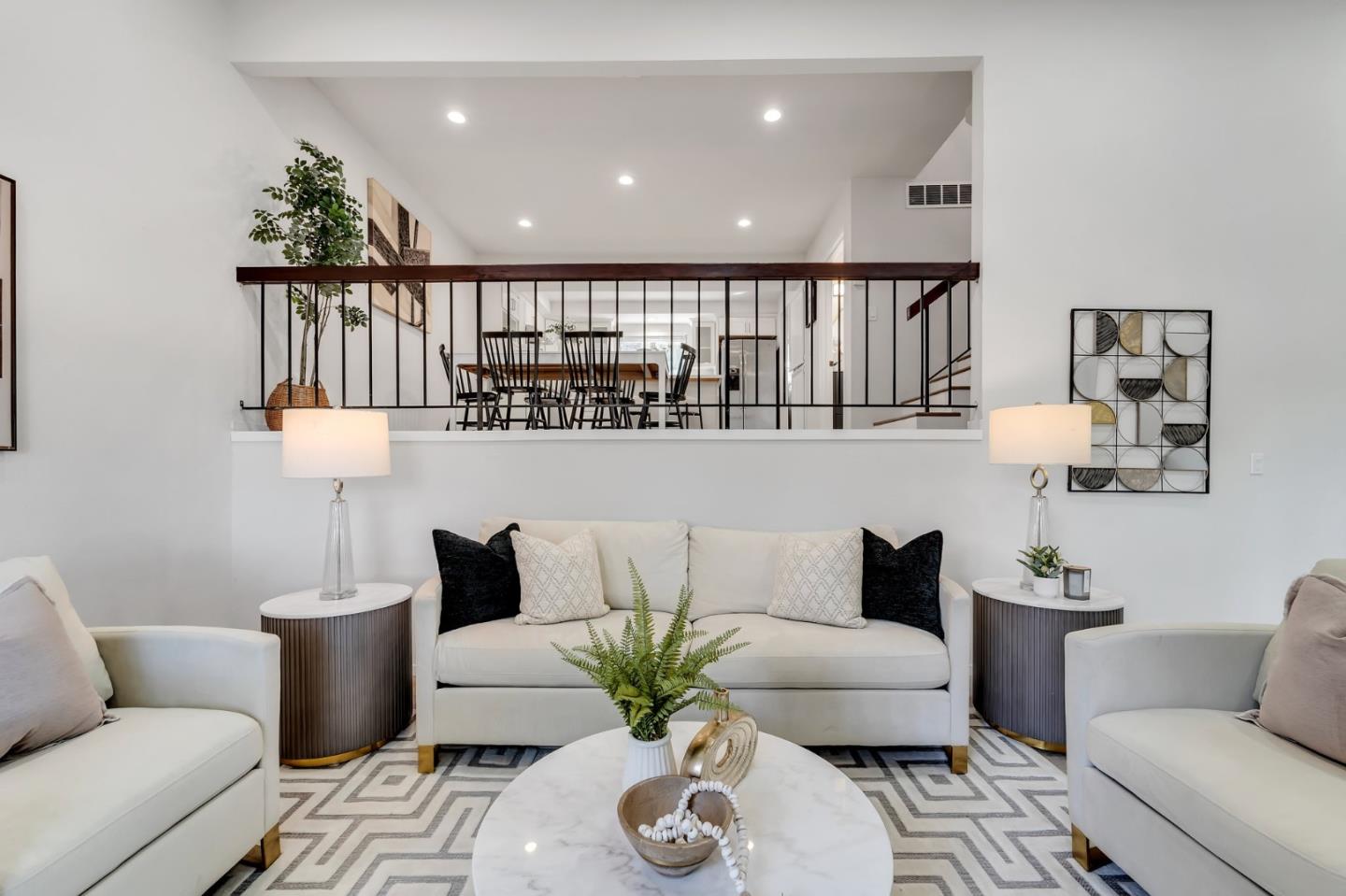 Front Image Thumbnail for ML82038442