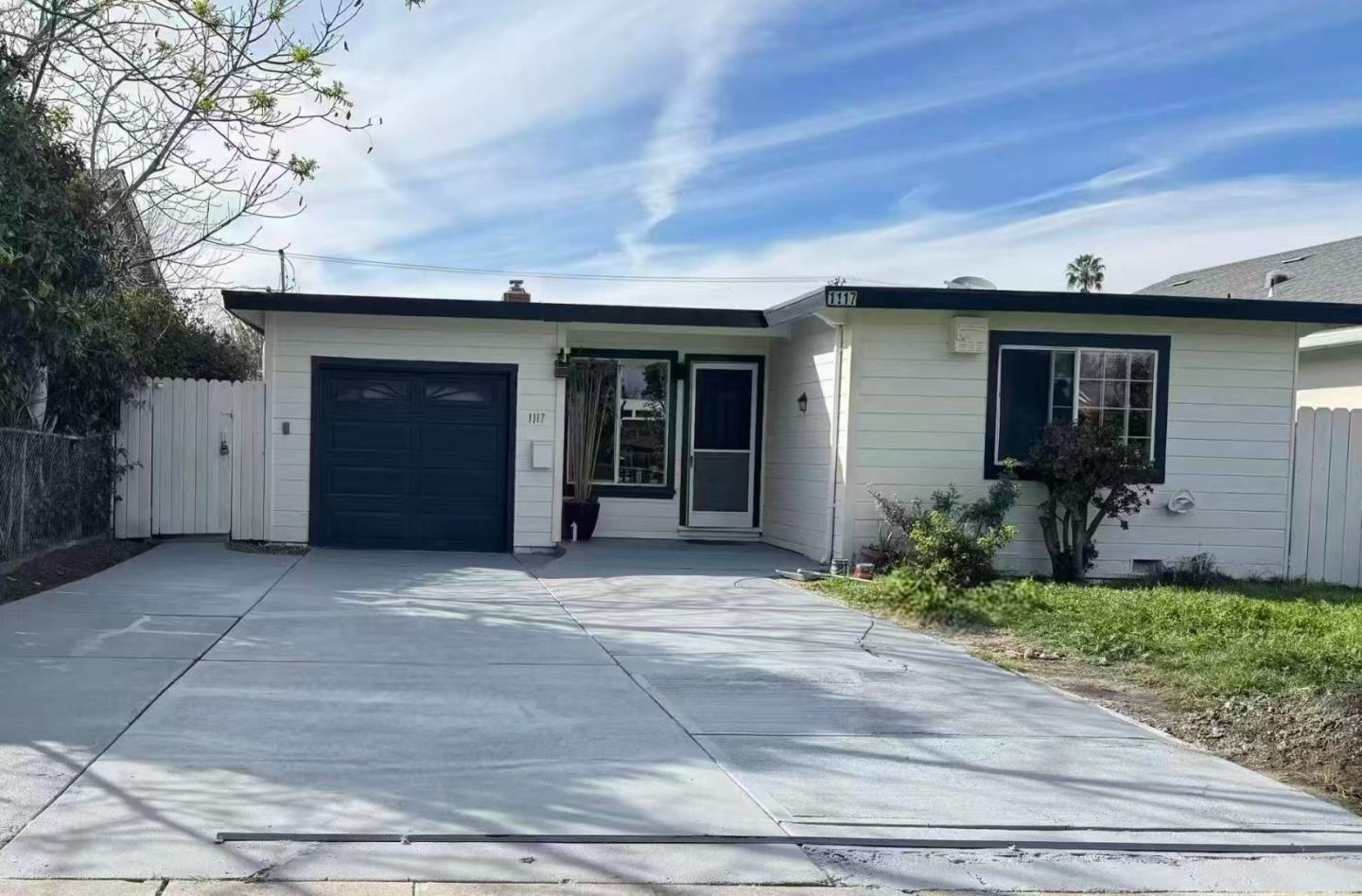 Front Image Thumbnail for ML82038493