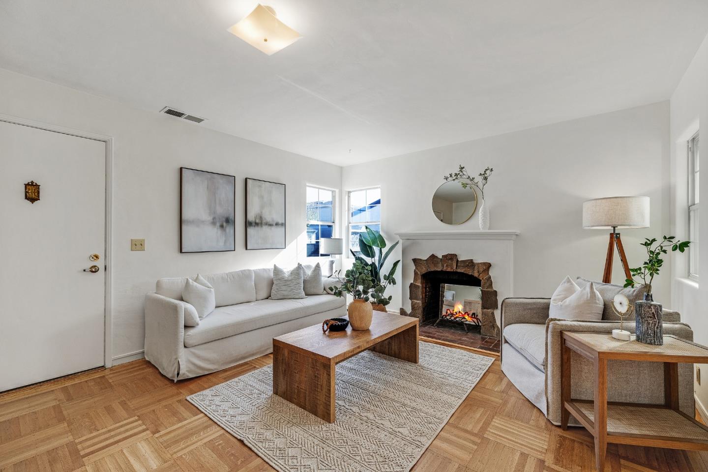 Front Image Thumbnail for ML82038535