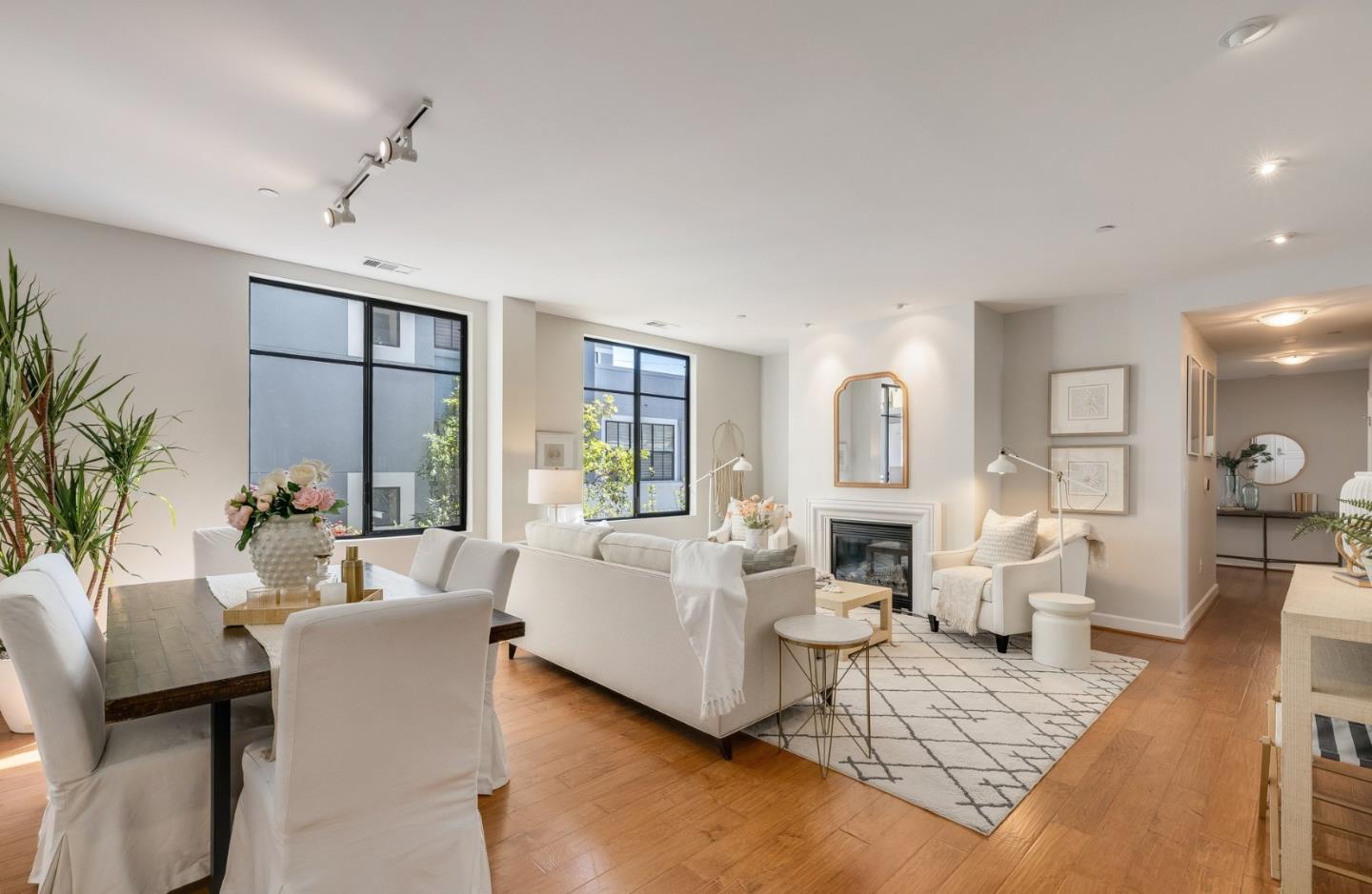 Front Image Thumbnail for ML82038559