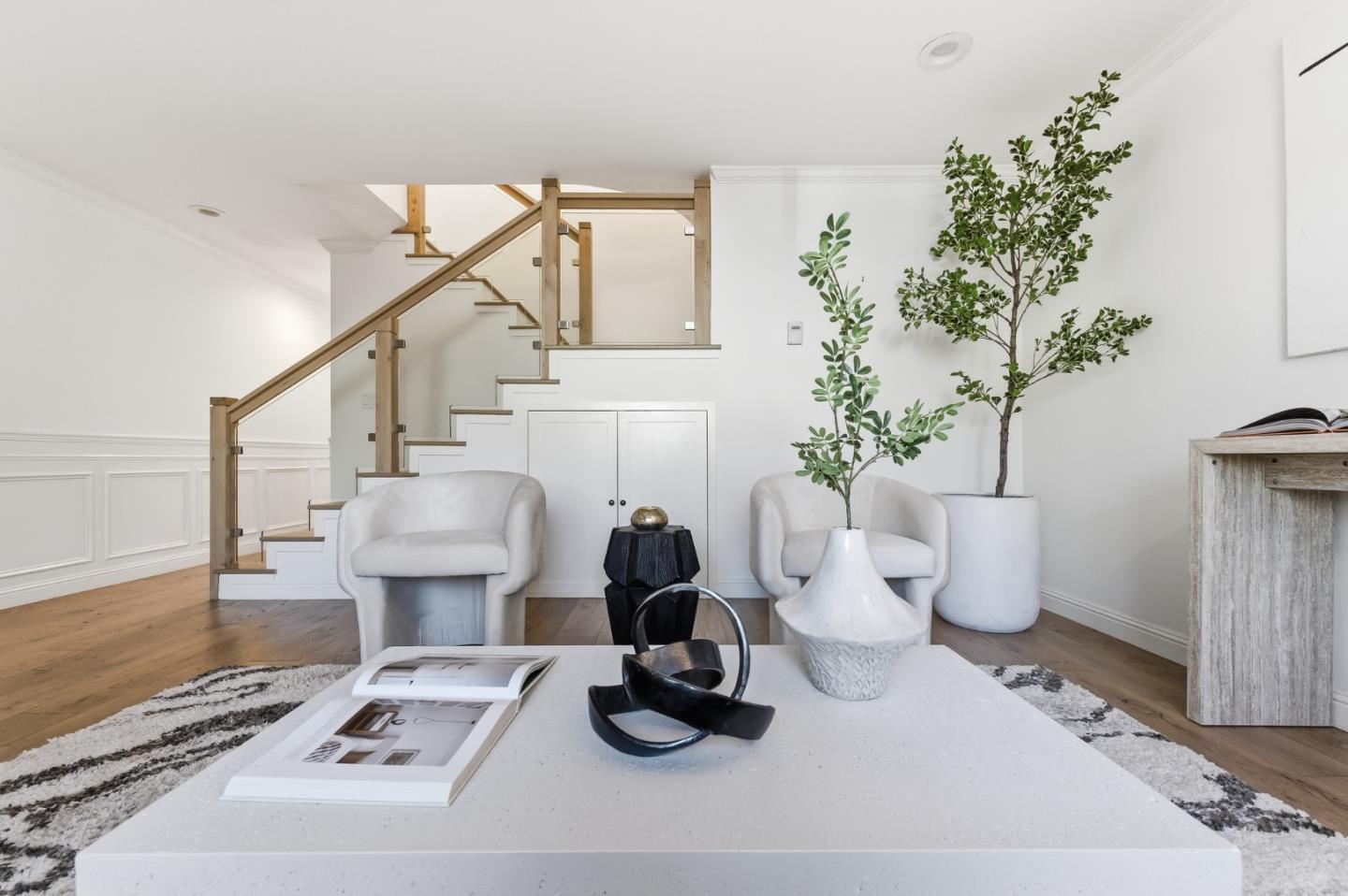 Front Image Thumbnail for ML82038578