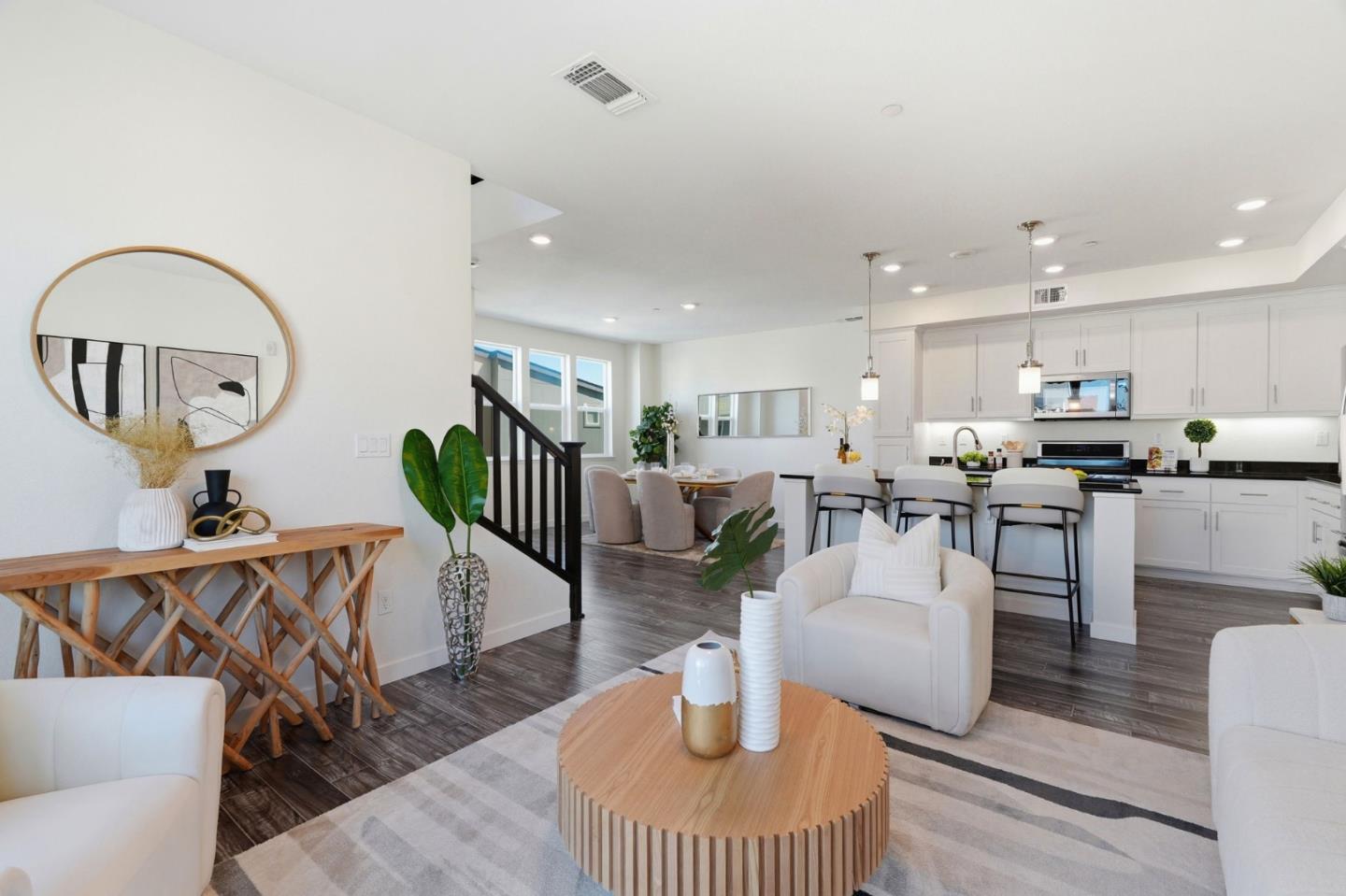 Front Image Thumbnail for ML82038657