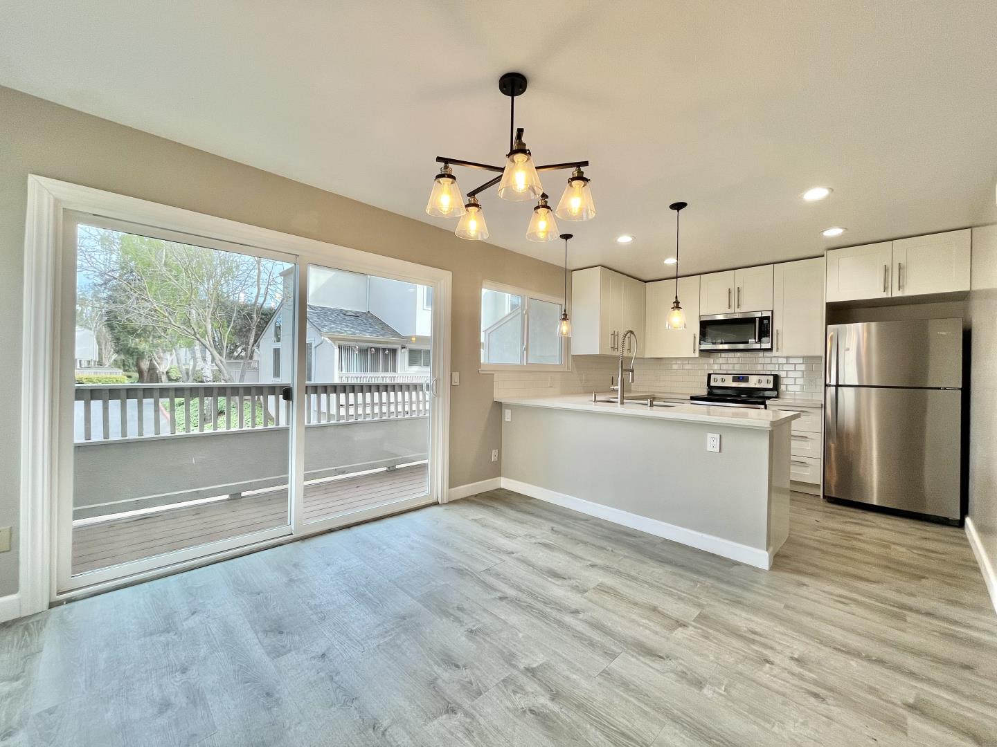 Front Image Thumbnail for ML82038673