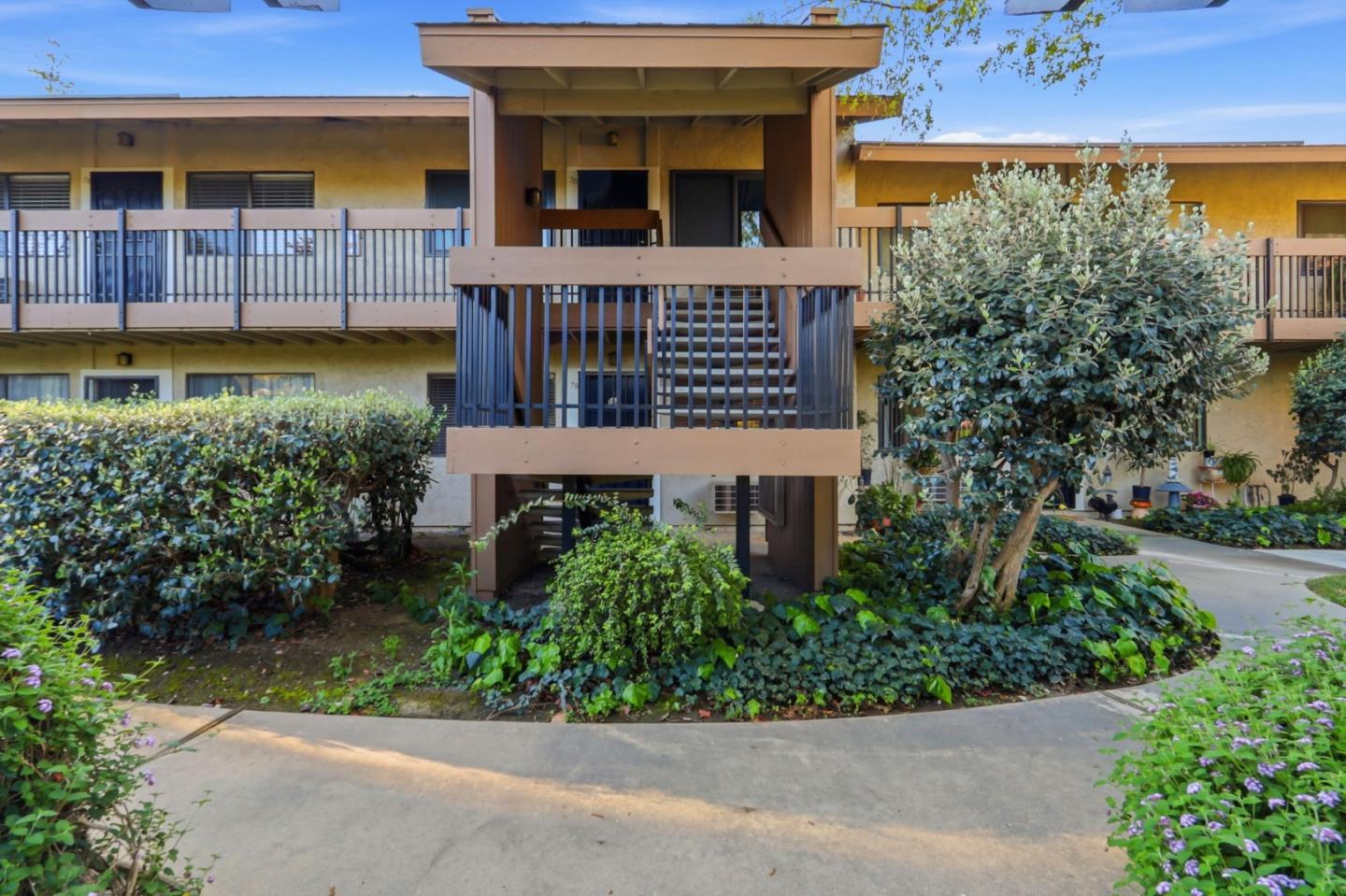 Front Image Thumbnail for ML82038796