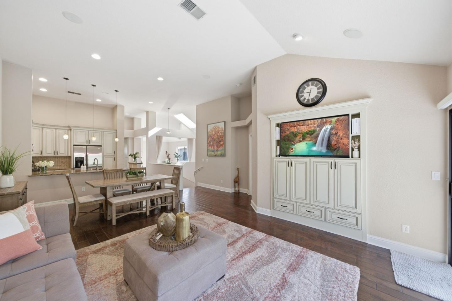 Front Image Thumbnail for ML82038839