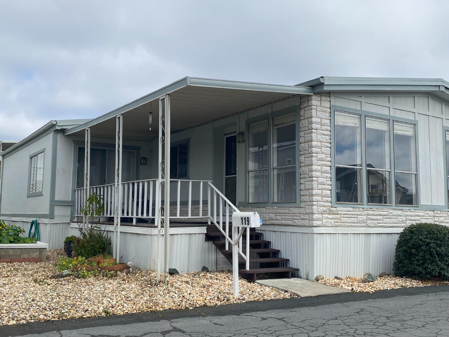 Front Image Thumbnail for ML82038858