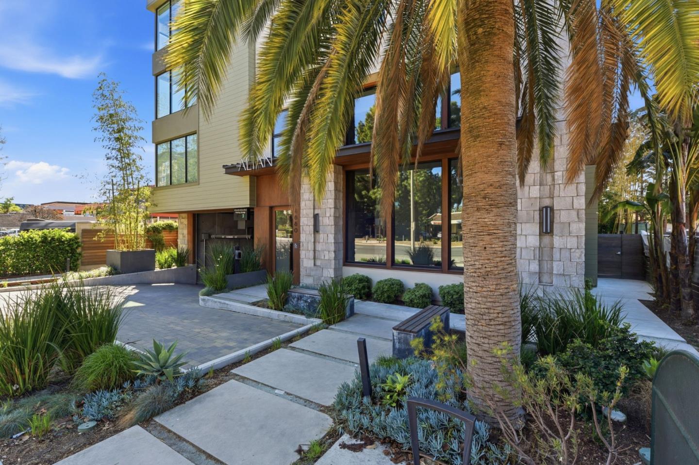 Front Image Thumbnail for ML82038899