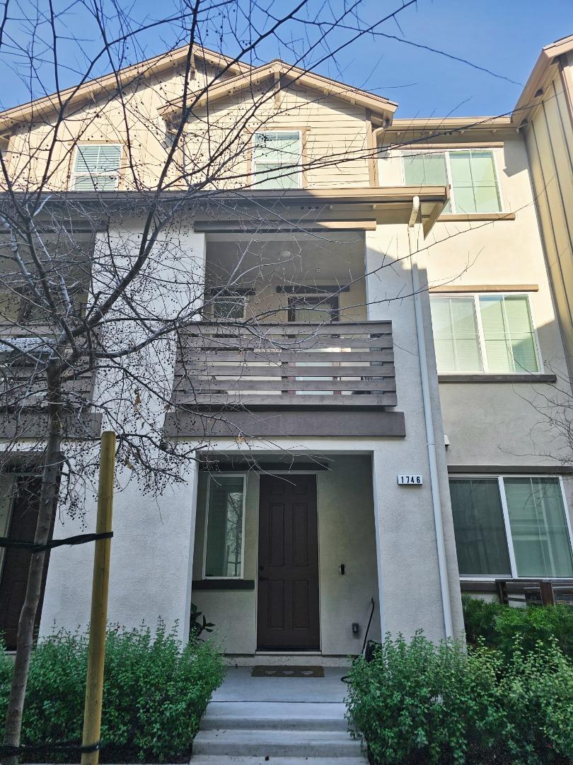 Front Image Thumbnail for ML82038915