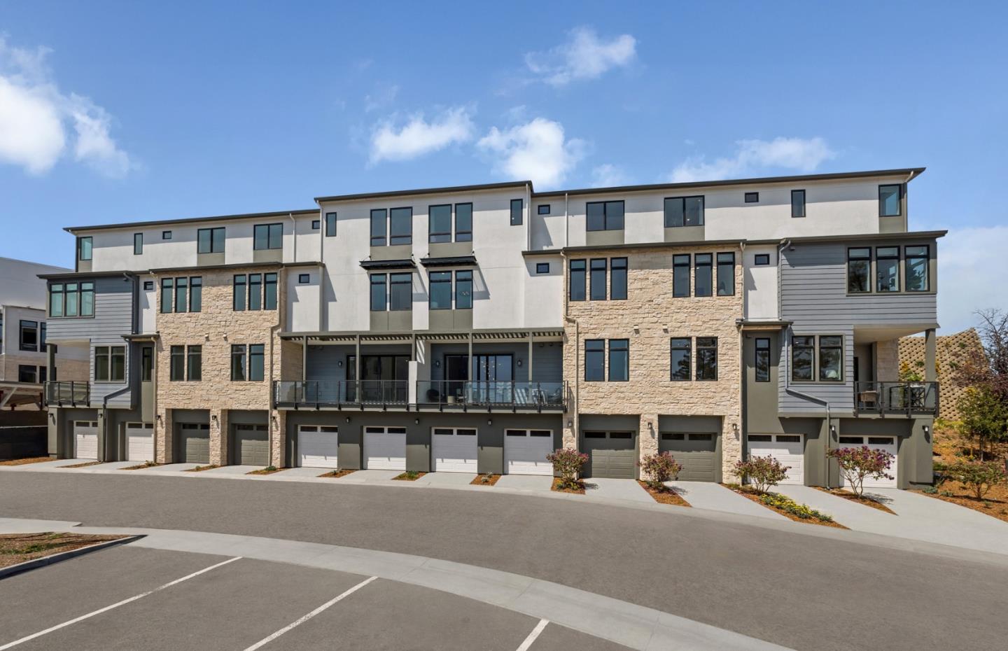 Front Image Thumbnail for ML82038954