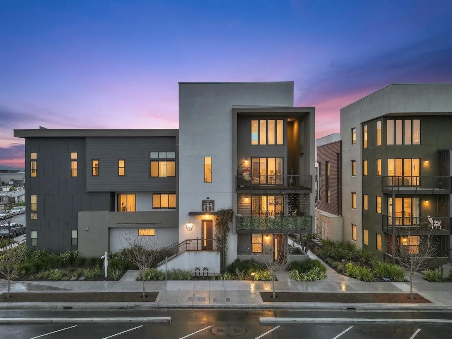 Front Image Thumbnail for ML82039049