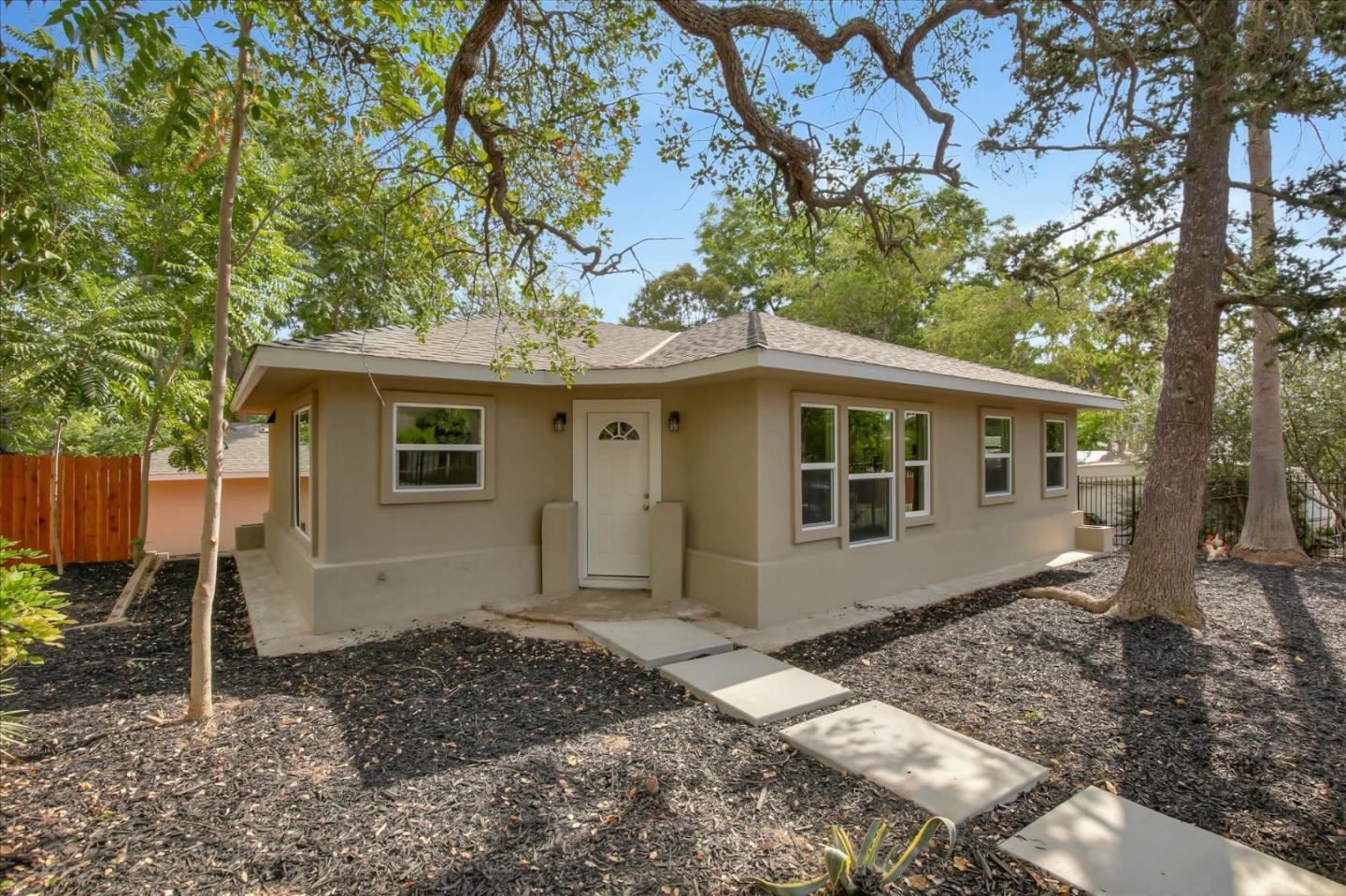 Front Image Thumbnail for ML82039073