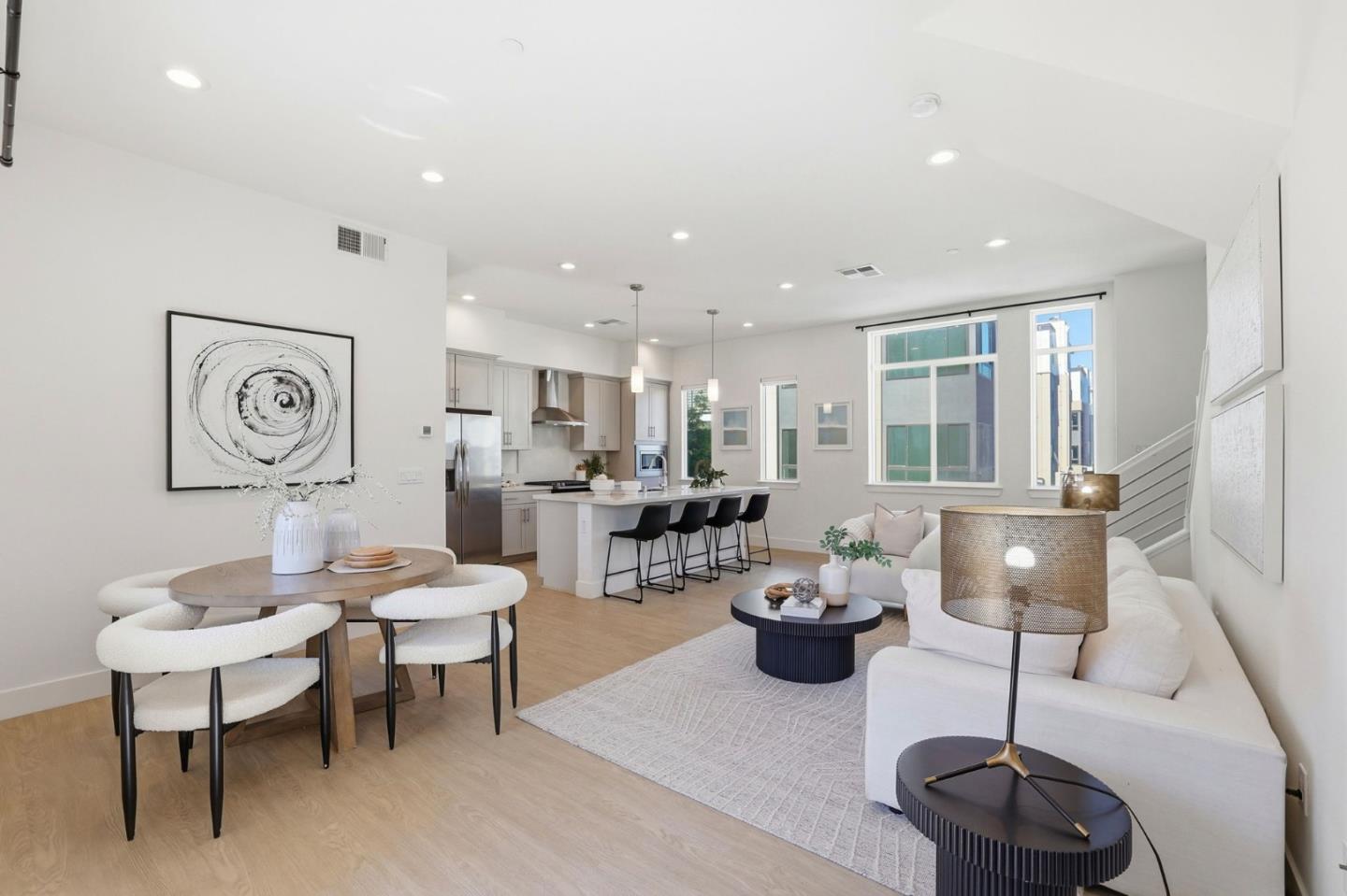 Front Image Thumbnail for ML82039083