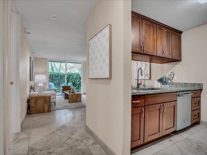 Front Image Thumbnail for ML82039140