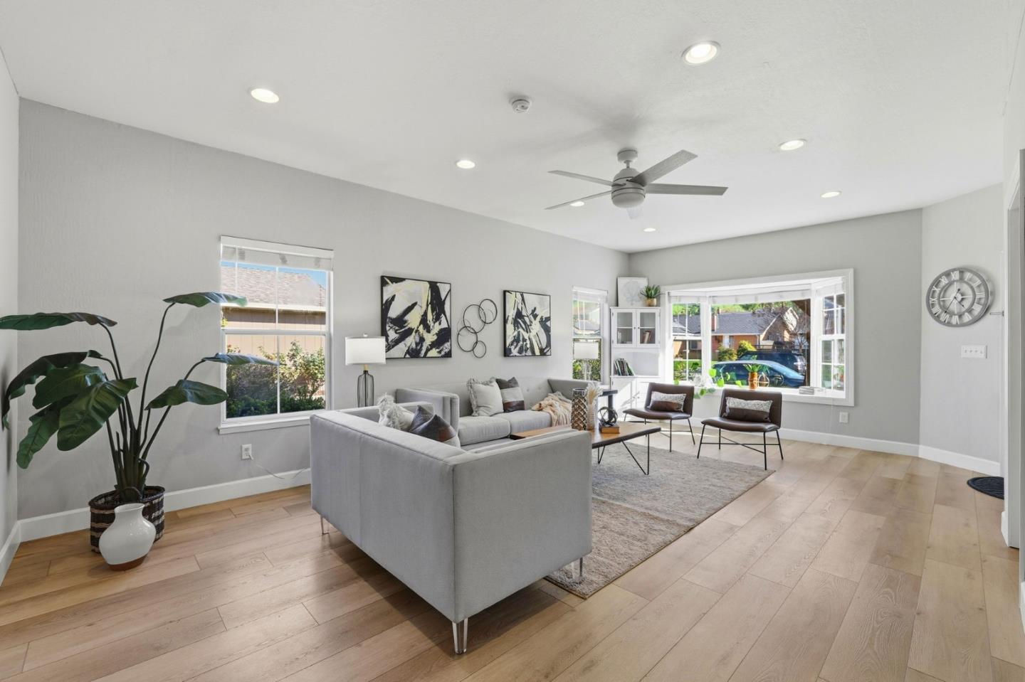 Front Image Thumbnail for ML82039169