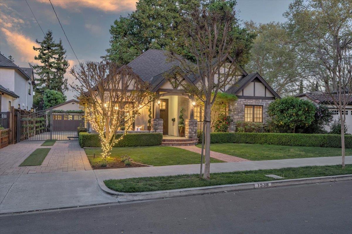 Front Image Thumbnail for ML82039223