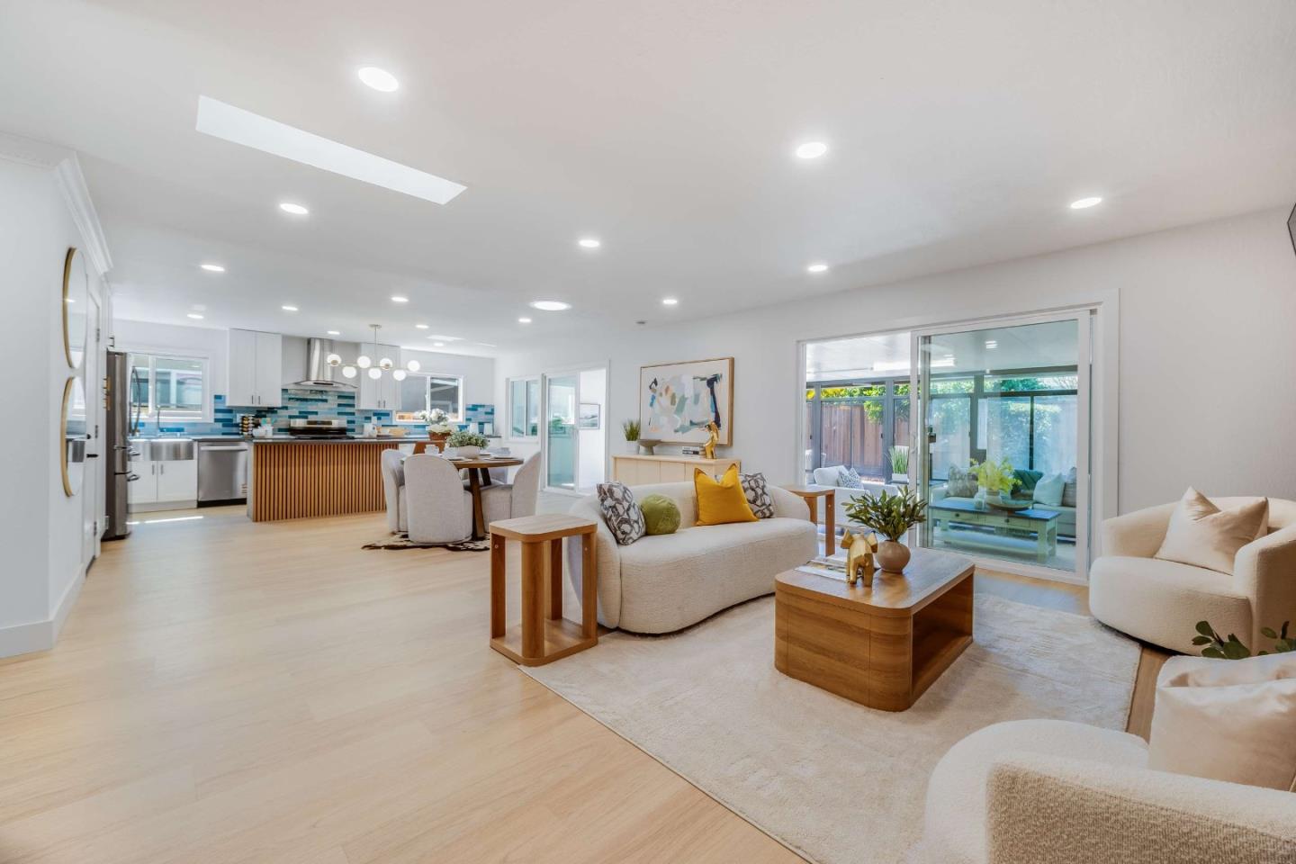 Front Image Thumbnail for ML82039260