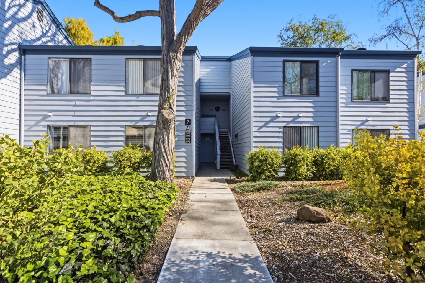 Front Image Thumbnail for ML82039305