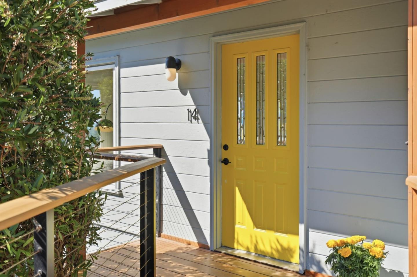 Front Image Thumbnail for ML82039359