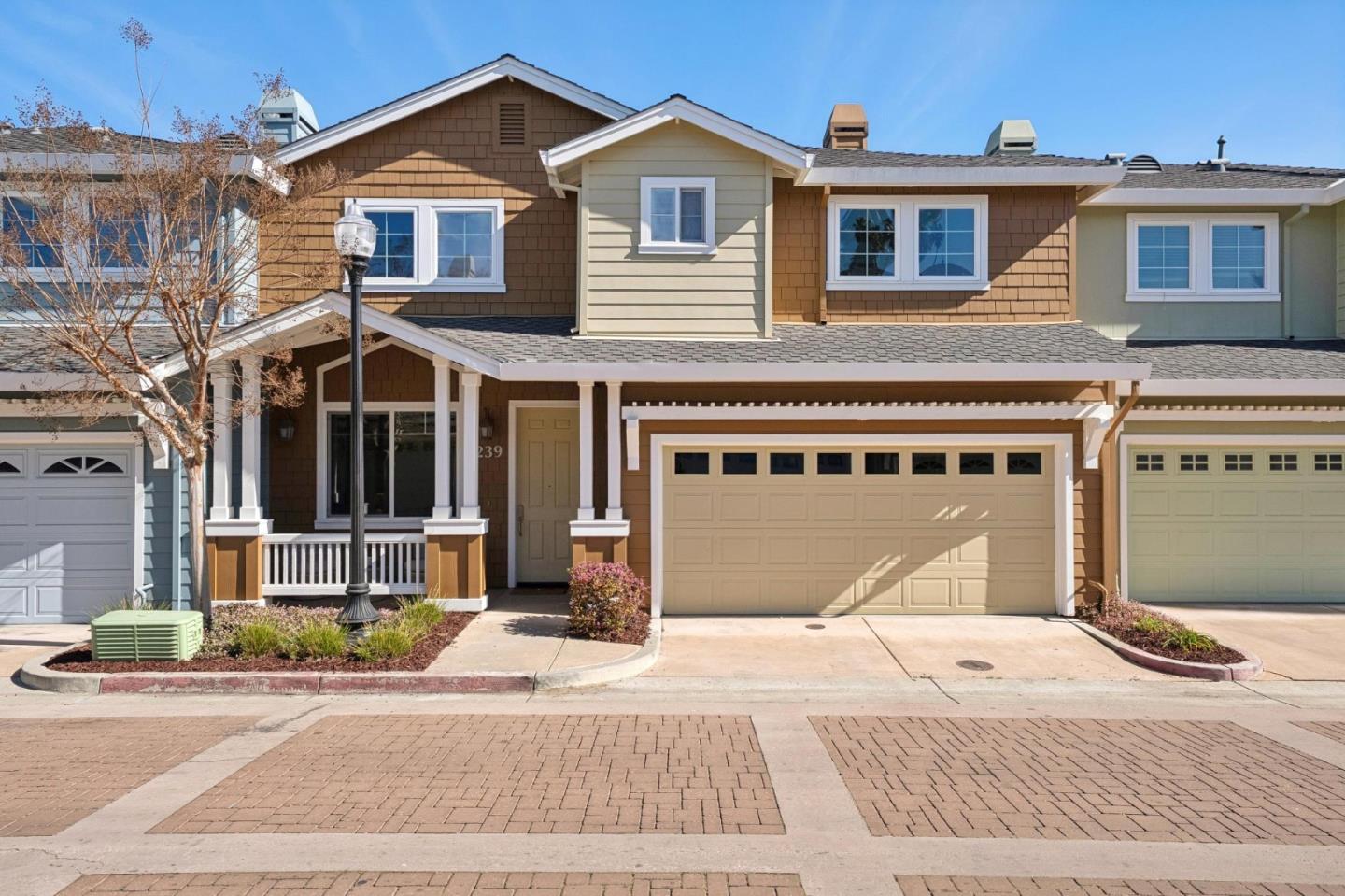 Front Image Thumbnail for ML82039368