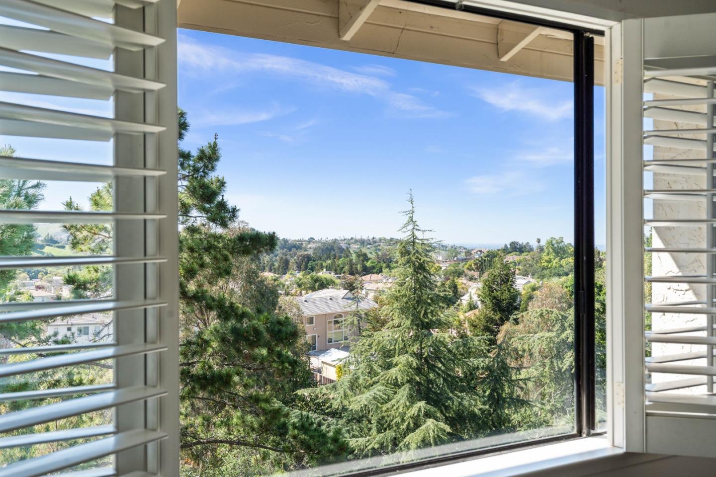 Front Image Thumbnail for ML82039376