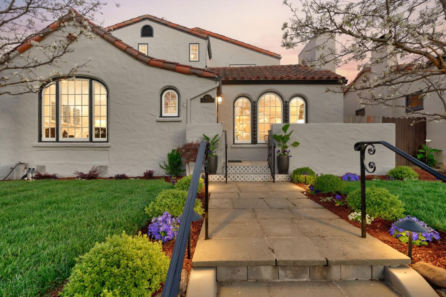 Front Image Thumbnail for ML82039385