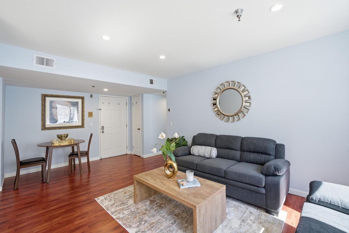 Front Image Thumbnail for ML82039438