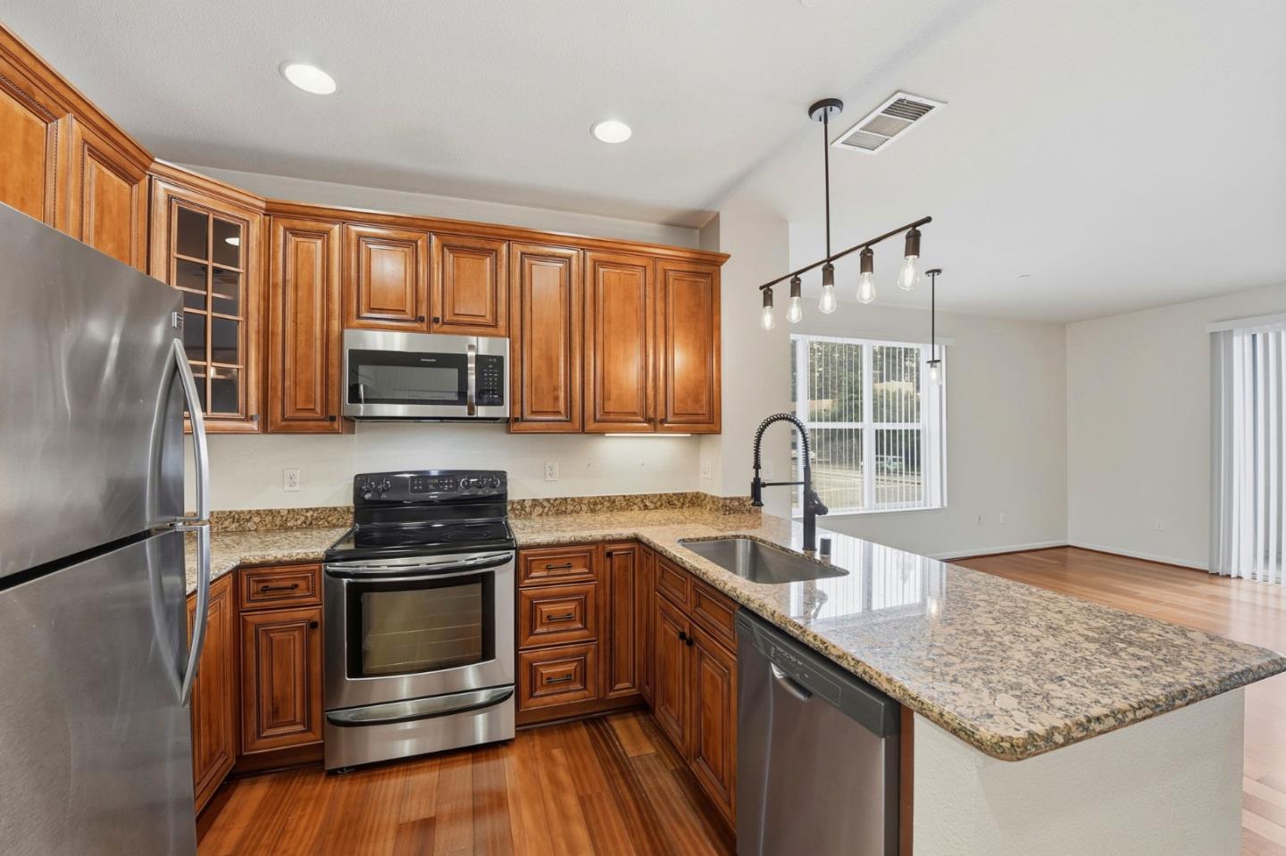 Front Image Thumbnail for ML82039447