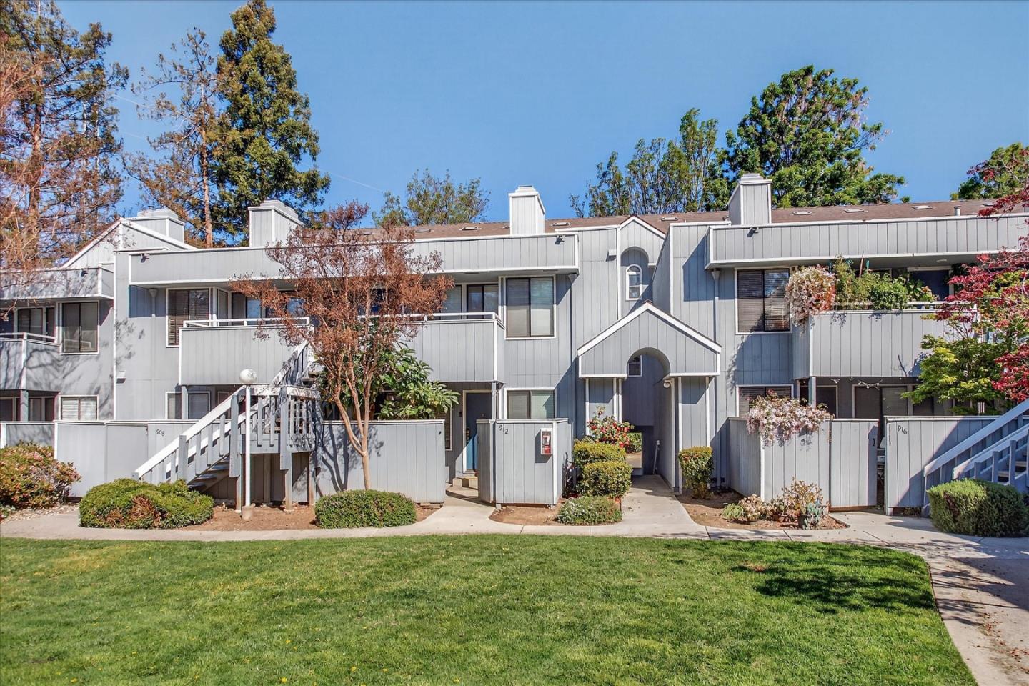 Front Image Thumbnail for ML82039477