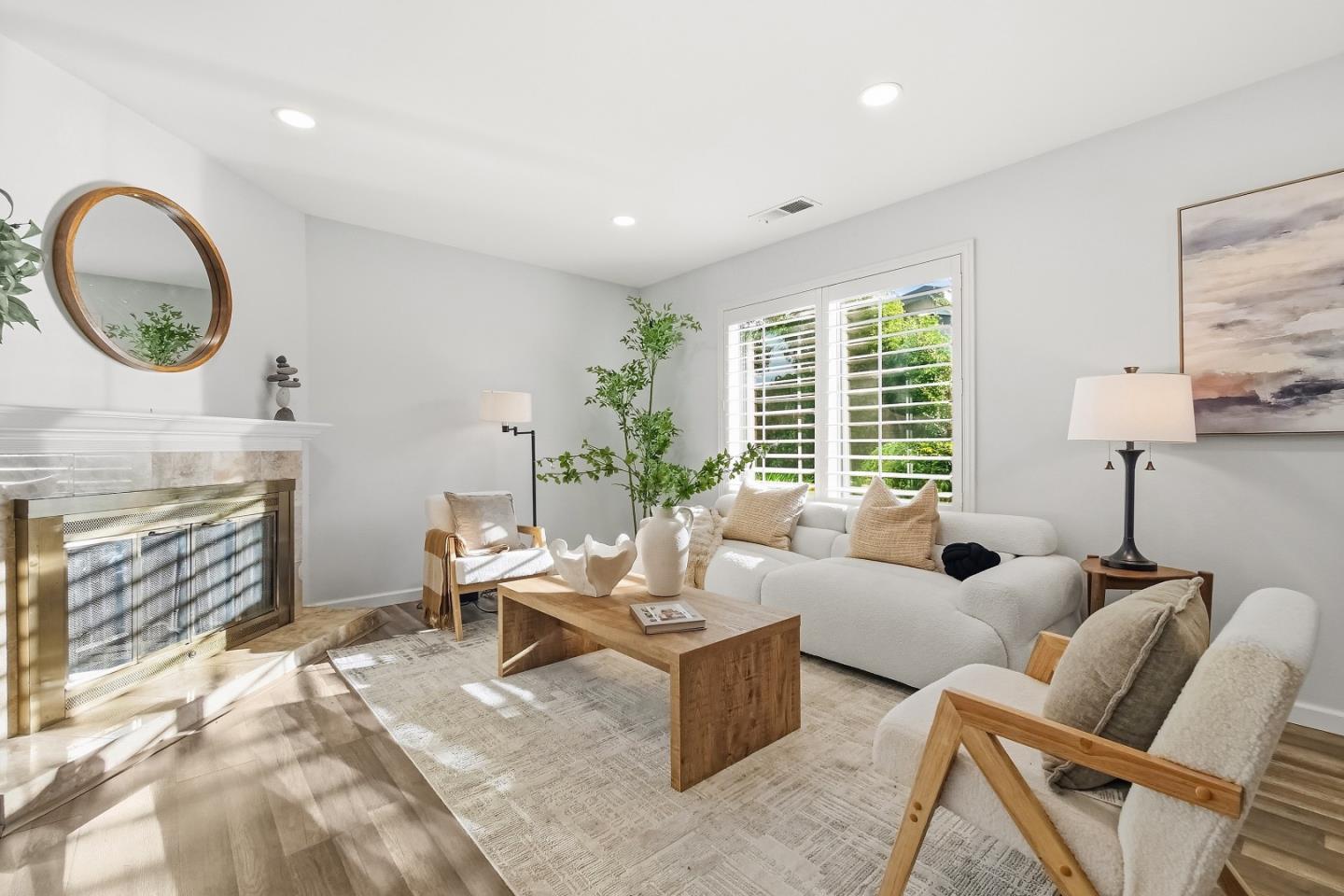 Front Image Thumbnail for ML82039490