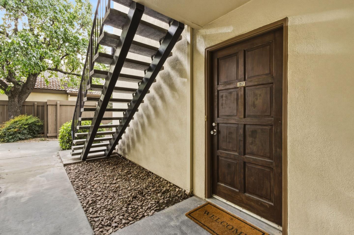 Front Image Thumbnail for ML82039505