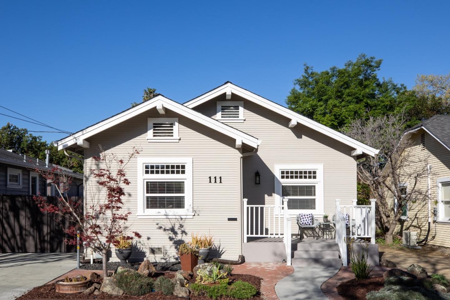 Front Image Thumbnail for ML82039542