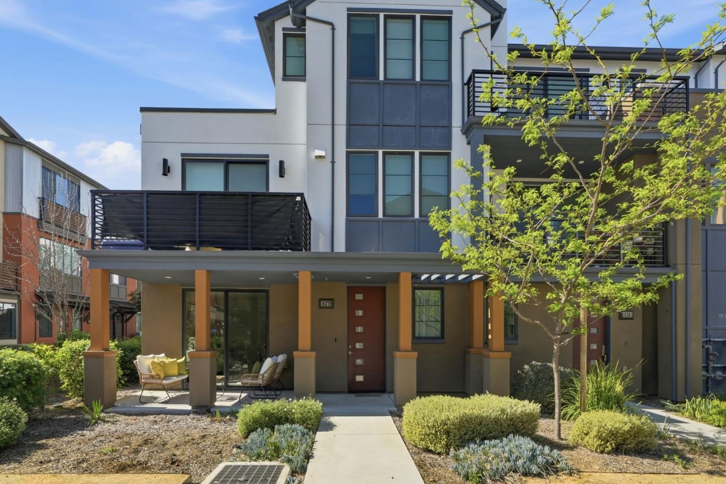 Front Image Thumbnail for ML82039627