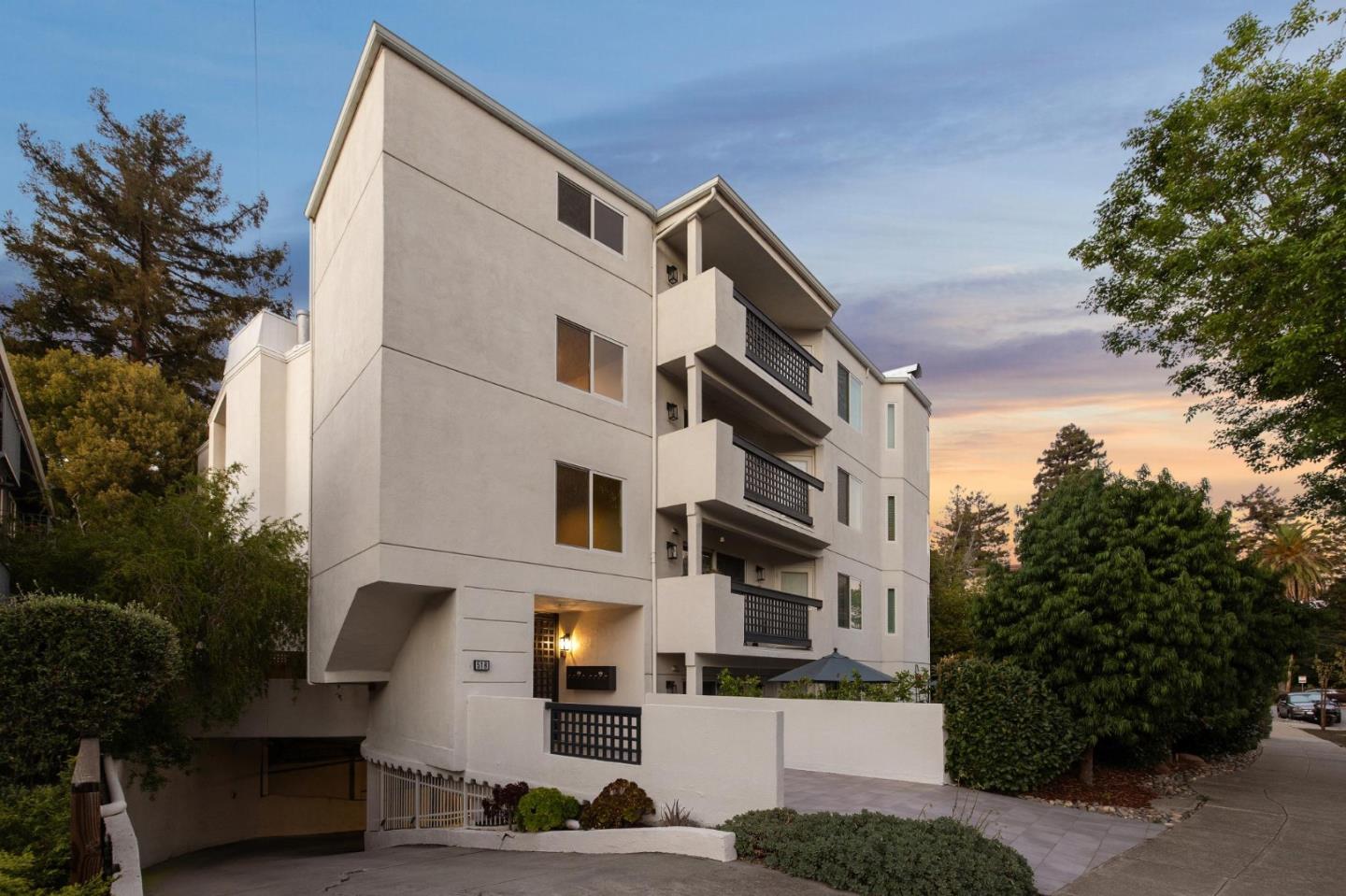 Front Image Thumbnail for ML82039631