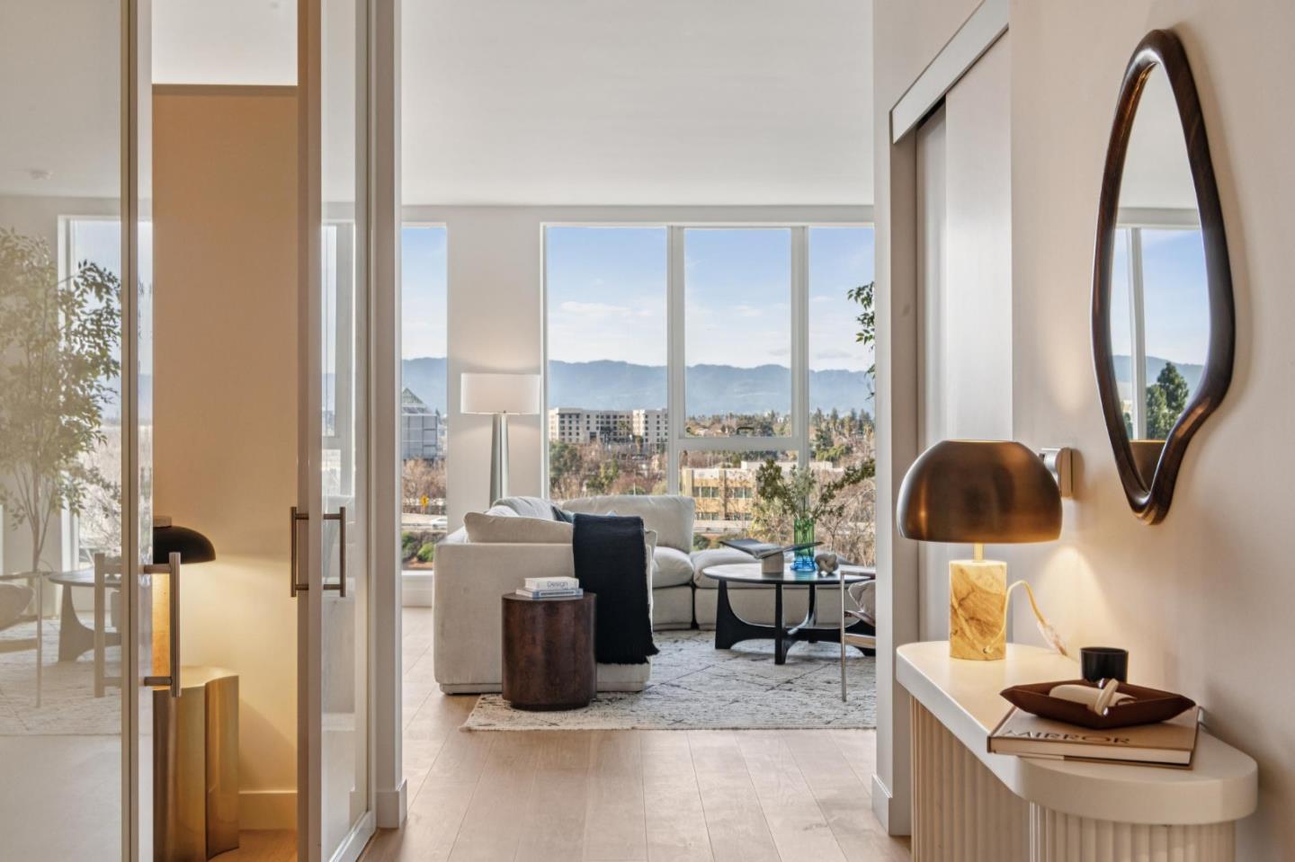 Front Image Thumbnail for ML82039680