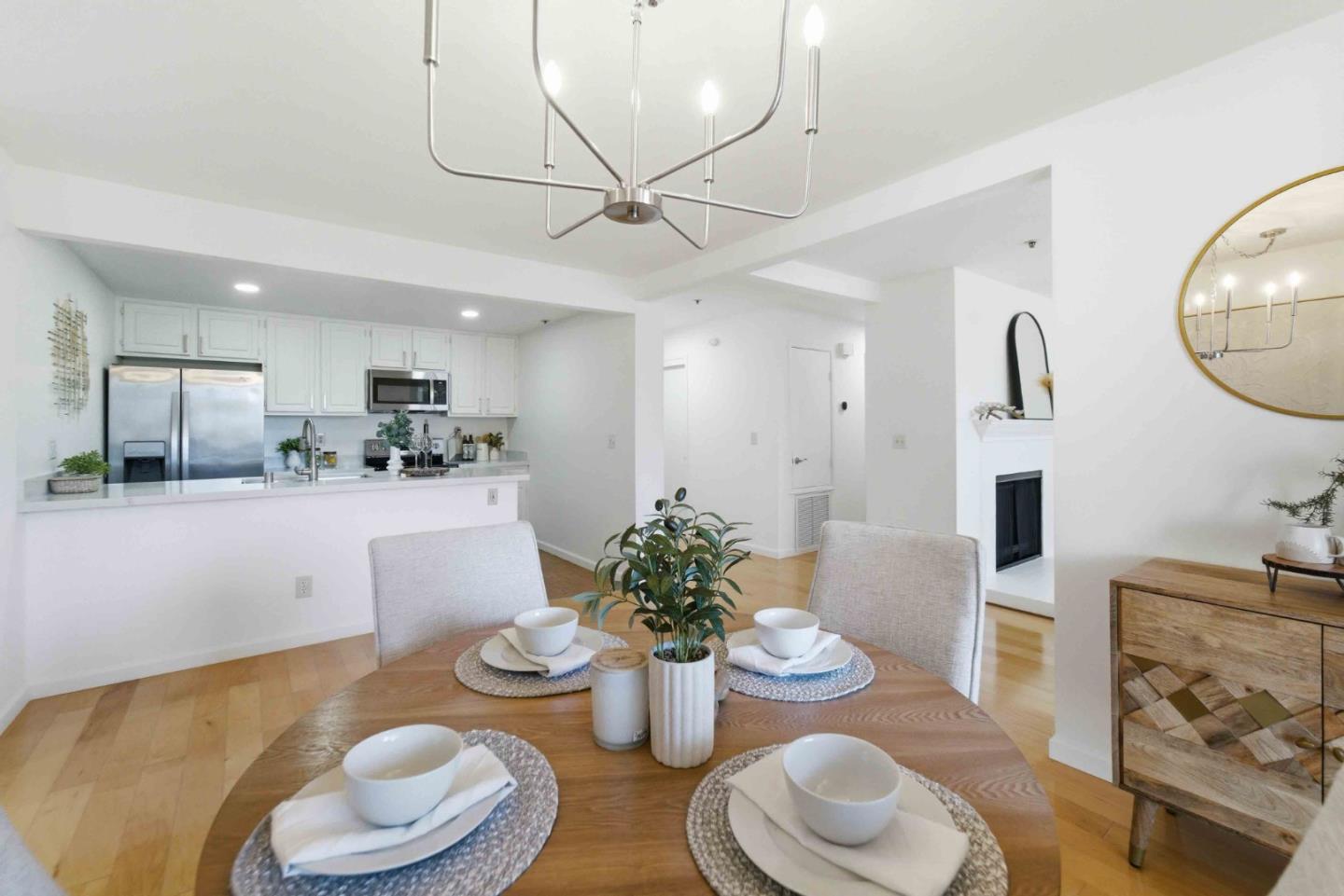 Front Image Thumbnail for ML82039686