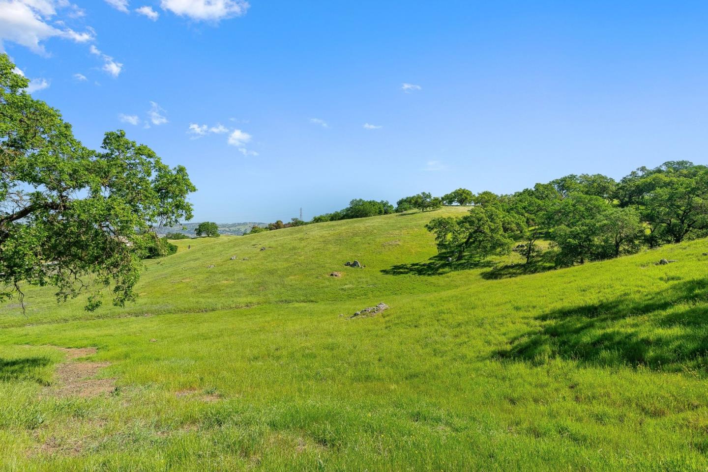 Front Image Thumbnail for ML82039744