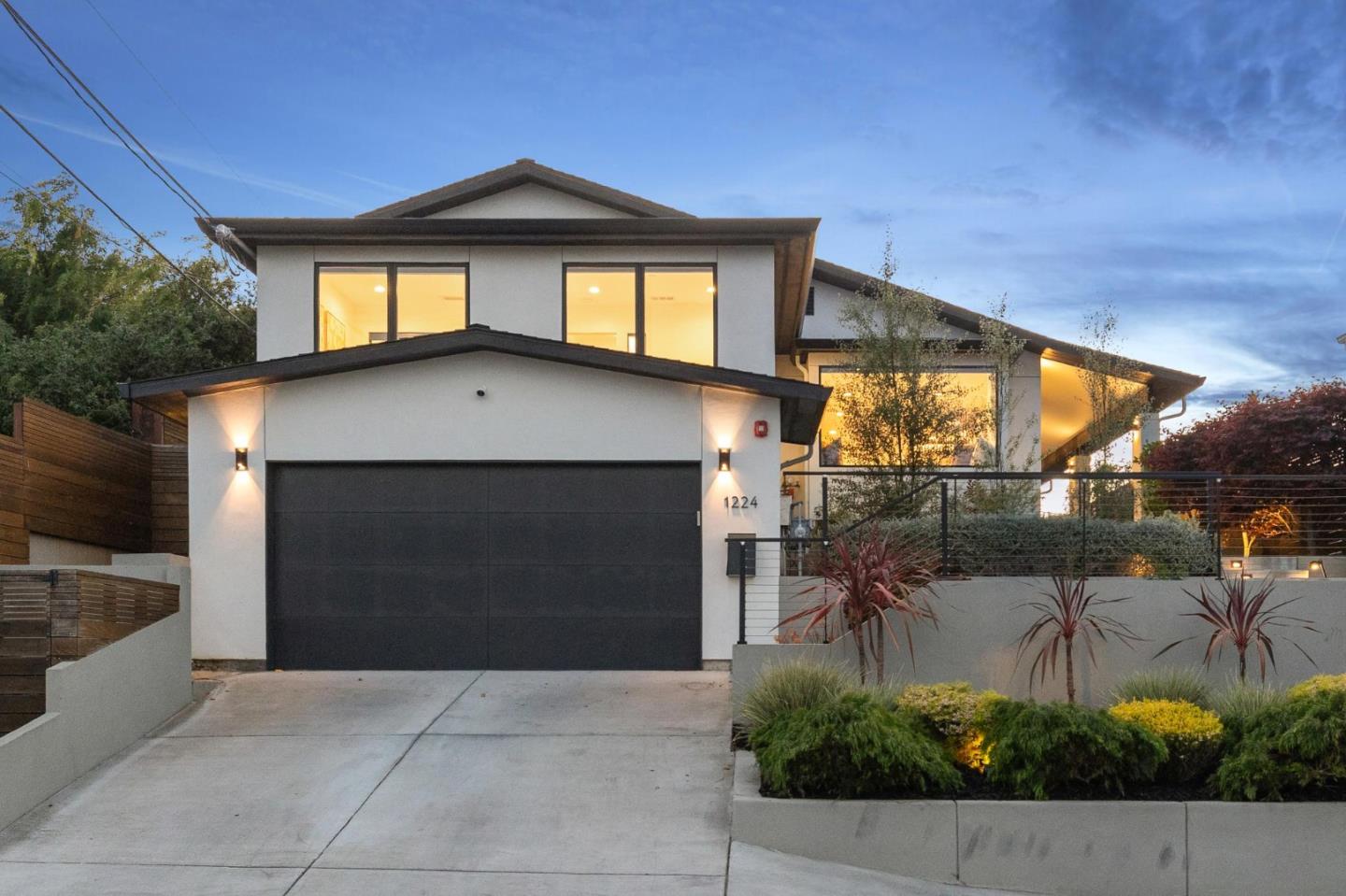 Front Image Thumbnail for ML82039796