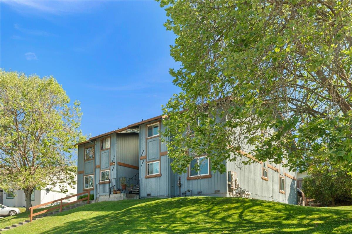 Front Image Thumbnail for ML82039843