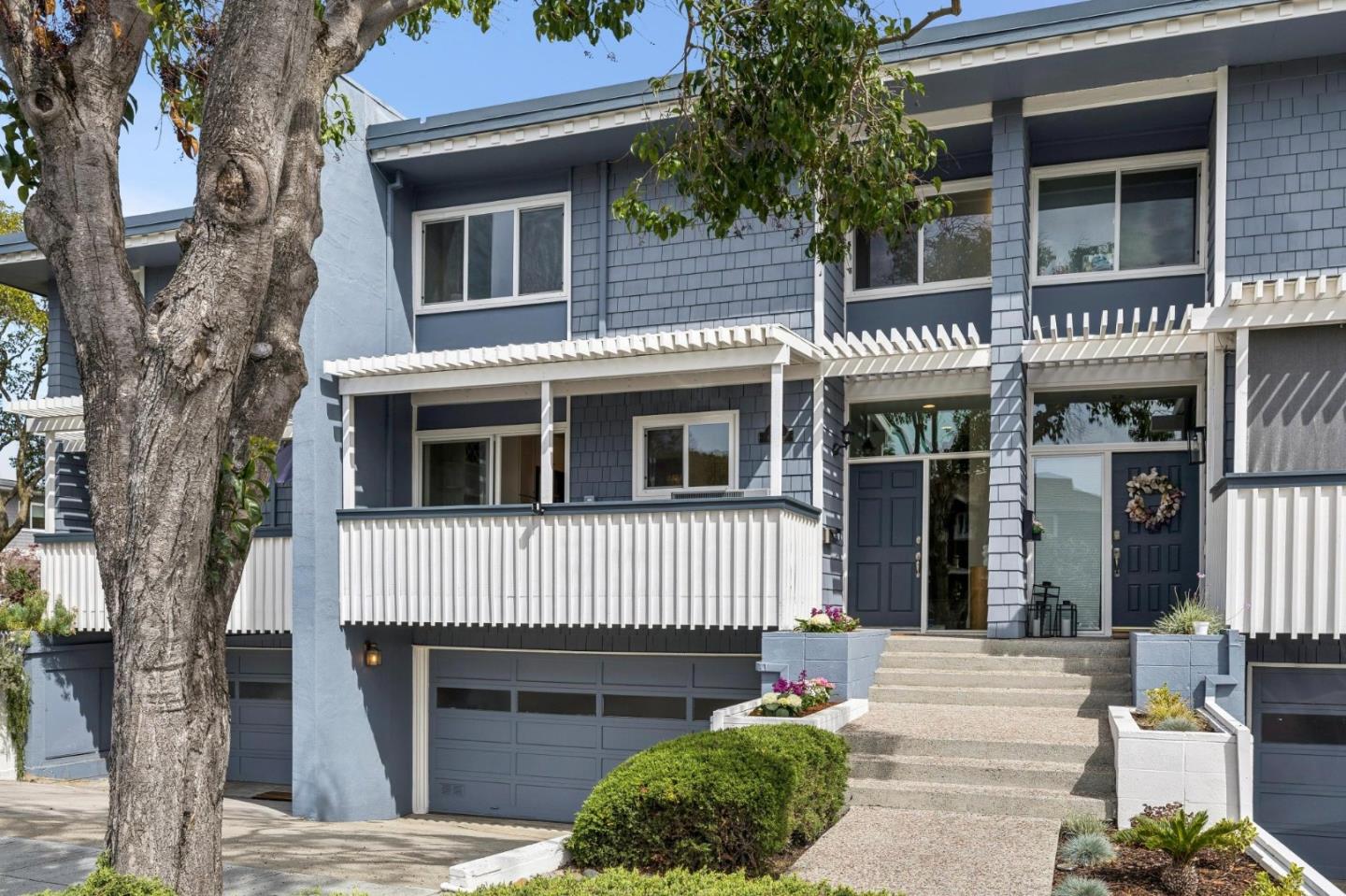 Front Image Thumbnail for ML82039858