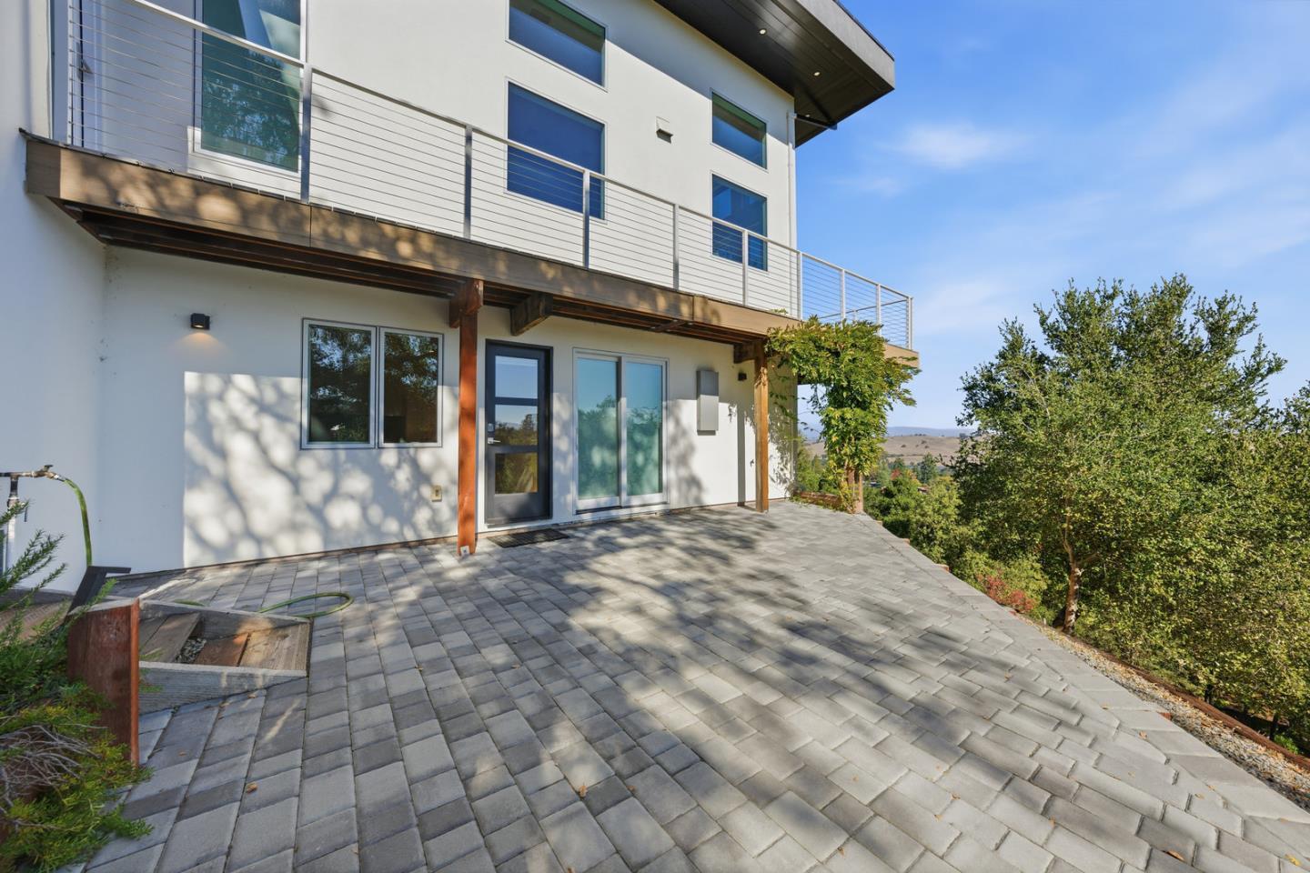 Front Image Thumbnail for ML82039959