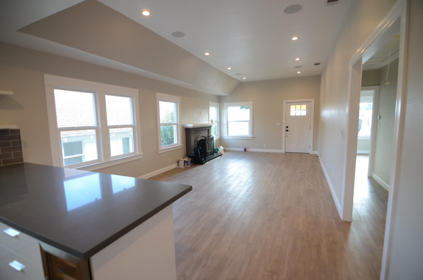 Front Image Thumbnail for ML82039970